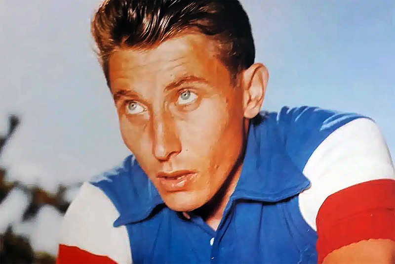 Jacques Anquetil-2 portrait d'un homme avec un t-shirt tricolore