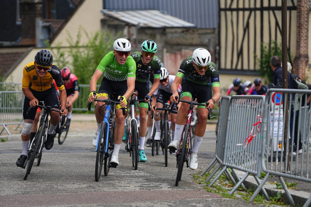 Cyclistes en plein effort